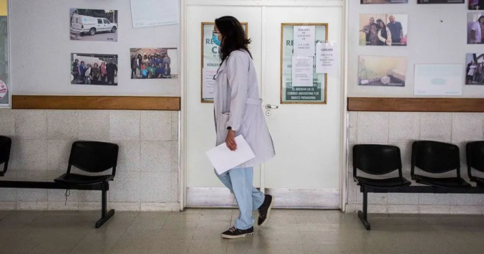 COVID-19: comenzaron a testear al personal del Ramón Carrillo para medir anticuerpos