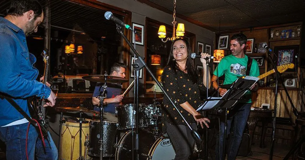 Hay Fantasmas en el Cuartel y hacen música con “pesto”