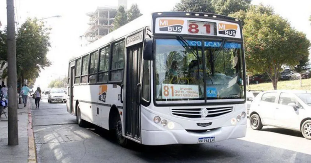 Gennuso no descarta rescindir el contrato de Mi Bus y opinó que el servicio “es muy malo”    