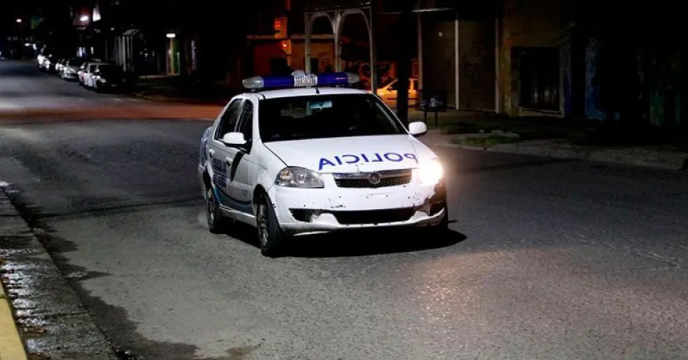 Mordió la pierna de un policía cuando era trasladado a la comisaría