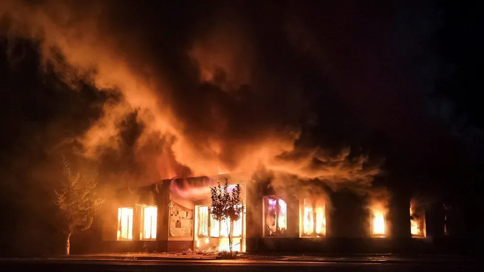 Azerbaiyán ataca a cañonazos la capital de Nagorno Karabaj