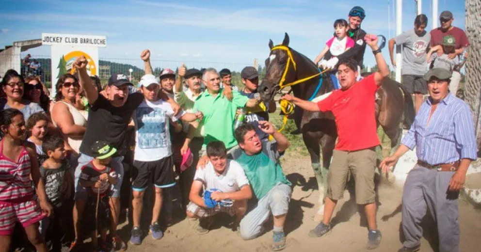 Preocupación porque la actividad está parada: casi treinta familias viven del turf en Bariloche