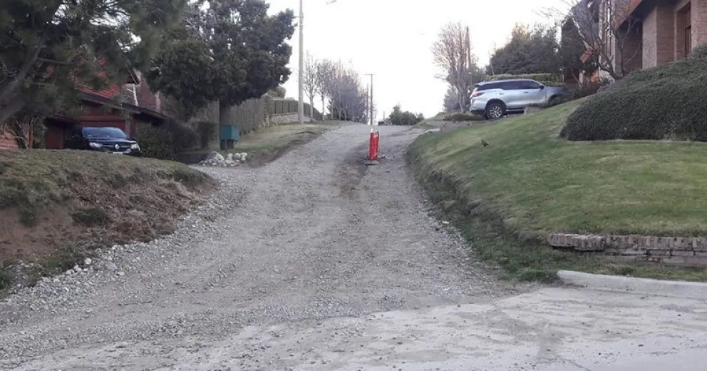 Por iniciativa de los vecinos asfaltarán una cuadra de la calle Las Piedras