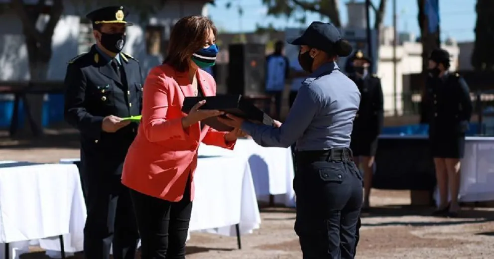En un acto con medidas sanitarias egresaron 126 nuevos agentes de policía