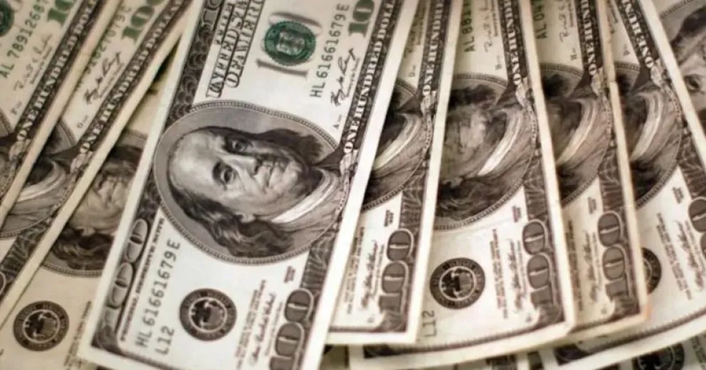El dólar no conoce de bonos y sigue subiendo