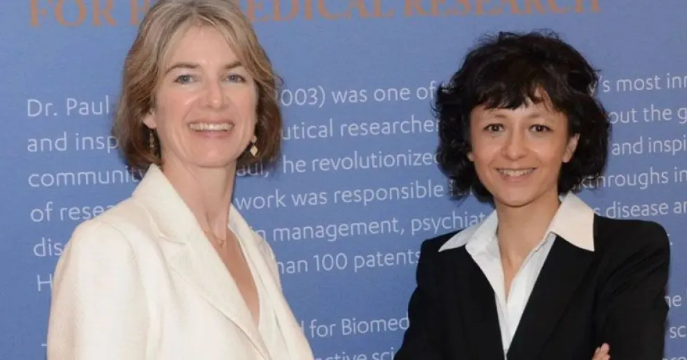 Premiaron con el Nobel de Química a la desarrolladora de un método para la edición genética