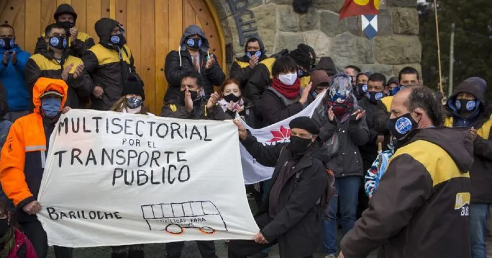 Preocupados por el transporte: Choferes de Mi Bus y juntas vecinales marcharon por Moreno