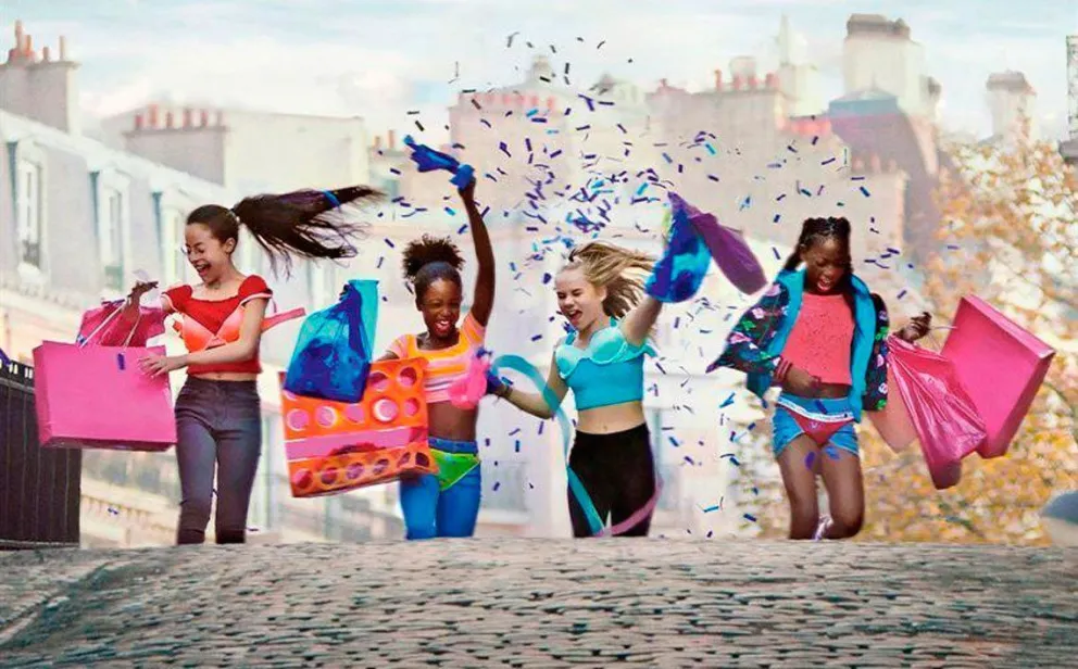 Procesaron penalmente a Netflix, acusado de sexualizar niñas en la película "Cuties"