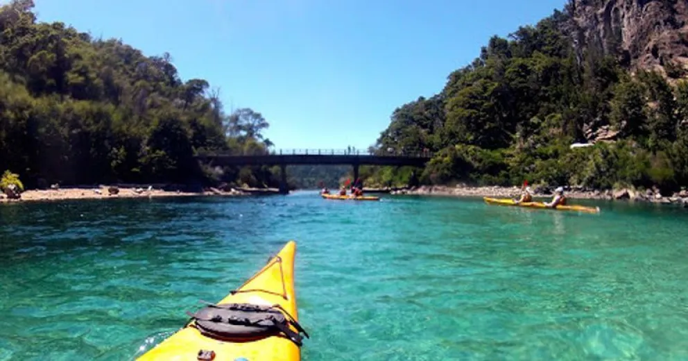 Autorizan distintas actividades deportivas en el lago Moreno