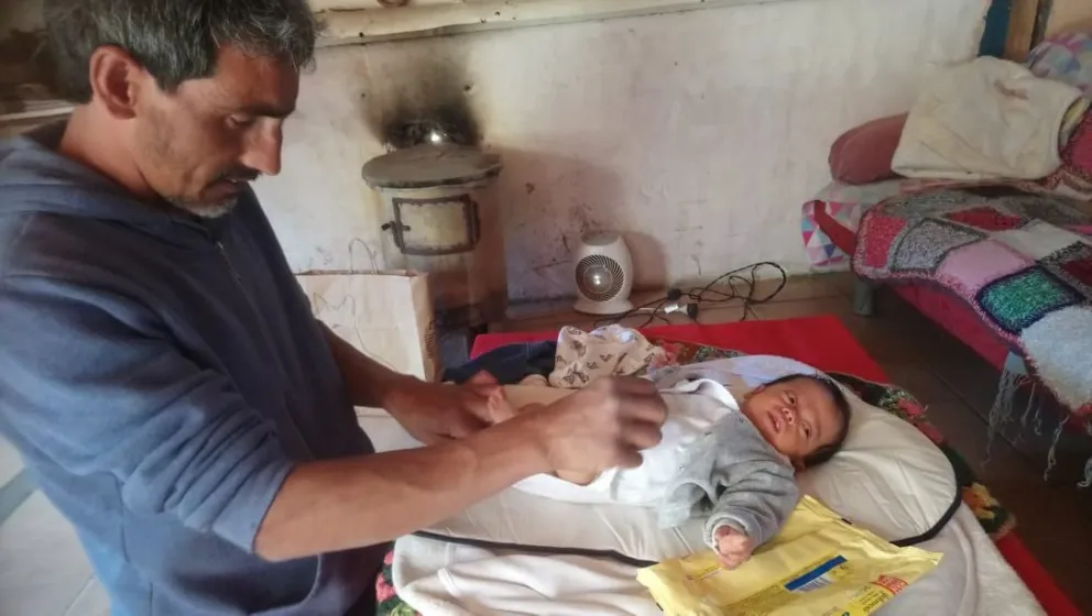 Pía debe ser llevada al hospital Garrahan y su papá necesita ayuda