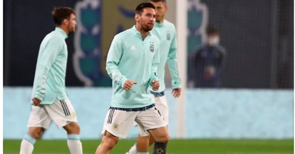 Ya se juega Argentina-Ecuador por las  eliminatorias del Mundial de Qatar