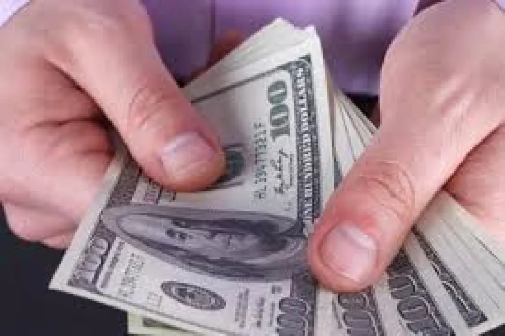 El dólar paralelo cerró a 167 de nuestra moneda devaluada