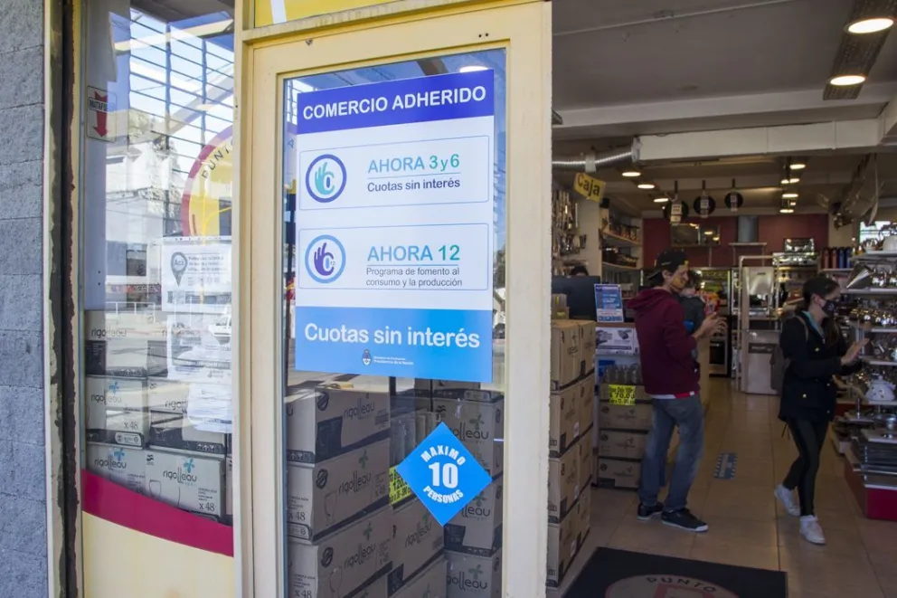 Comerciantes de la ciudad aseguran que la gente compra mucho menos y en cuotas sin interés