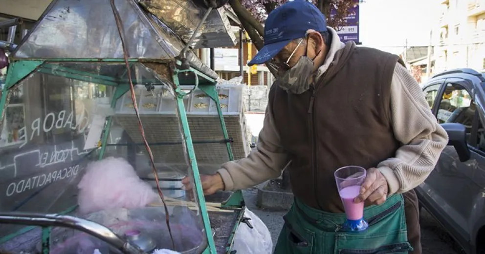 Pese a sus problemas de salud, Ernesto sigue siendo el pochoclero de la Onelli