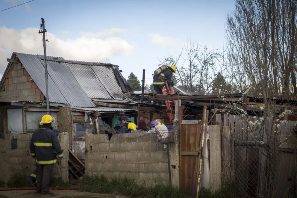 Precaria casilla sufrió daños por un incendio en el barrio San Francisco