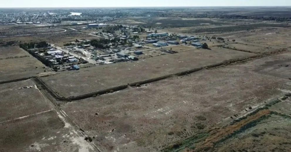 Ñorquinco: joven lesionó a una empleada policial con un cuchillo