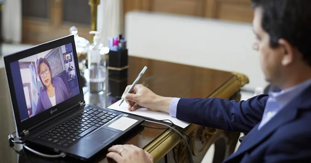 Wado de Pedro y Carreras analizaron la situación sanitaria en Río Negro