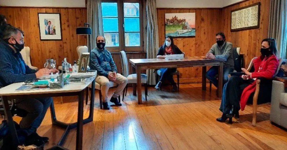 Minor se reunió con autoridades municipales de cara a la apertura turística