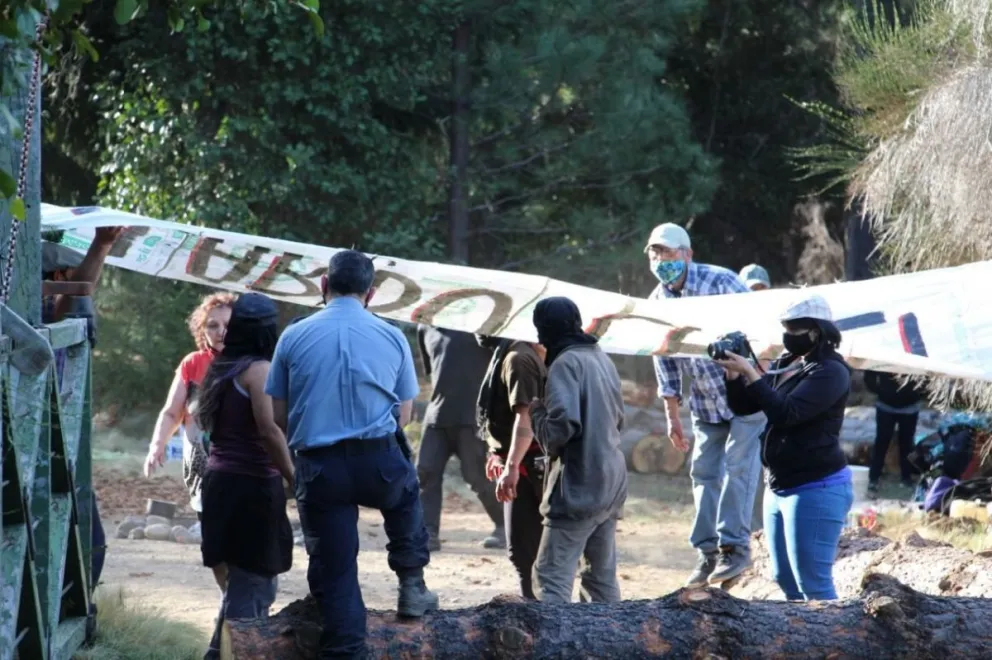 Fiscal citó a mapuches y dueños del campo tomado a una audiencia