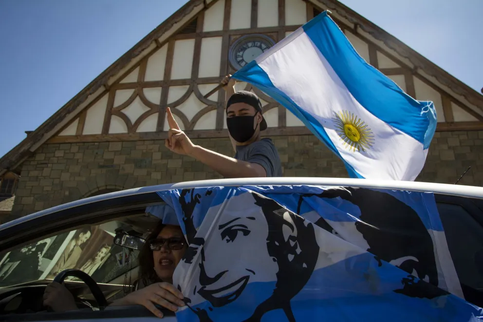Impresionante concurrencia a las caravanas por el Día de la Lealtad peronista