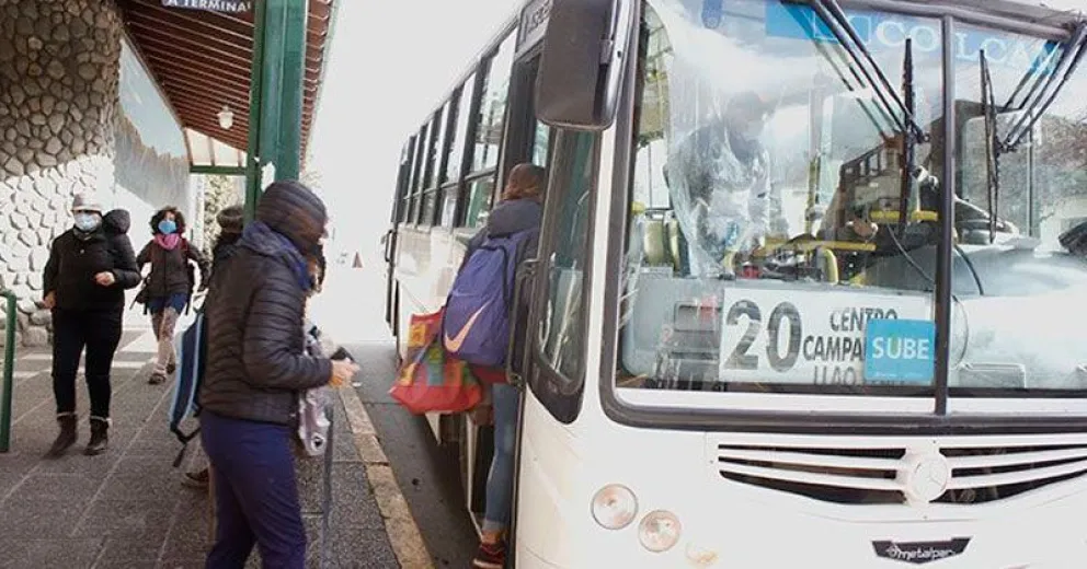 "El lunes tendrían que estar funcionando los colectivos” dijo Gennuso