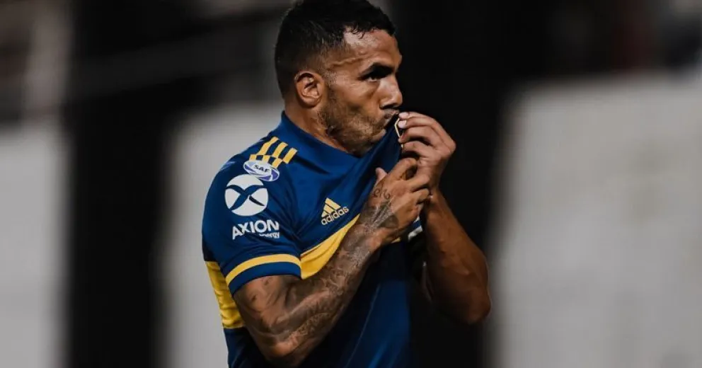 Con un Tevez imparable, Boca venció a Caracas por 3-0