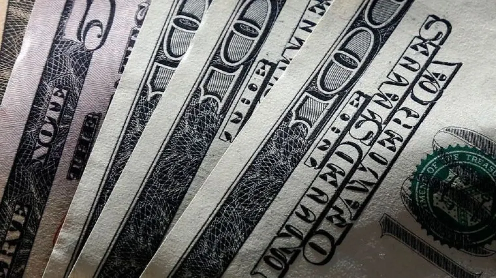 El dólar paralelo sigue su escalada: cerró a 195 pesos