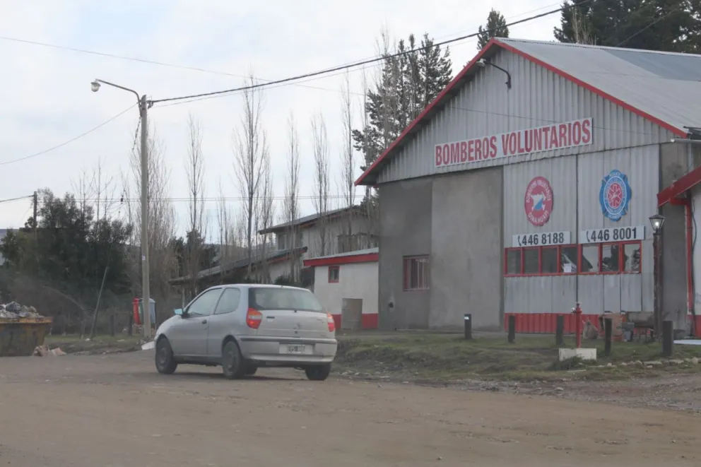 Bomberos Voluntarios Dina Huapi pudo cobrar una fuerte suma de dinero que estaba trabada