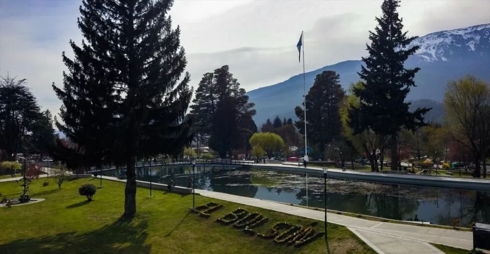 El Bolsón, con restricciones y sin camas de terapia intensiva, cerró el jueves con 161 casos activos