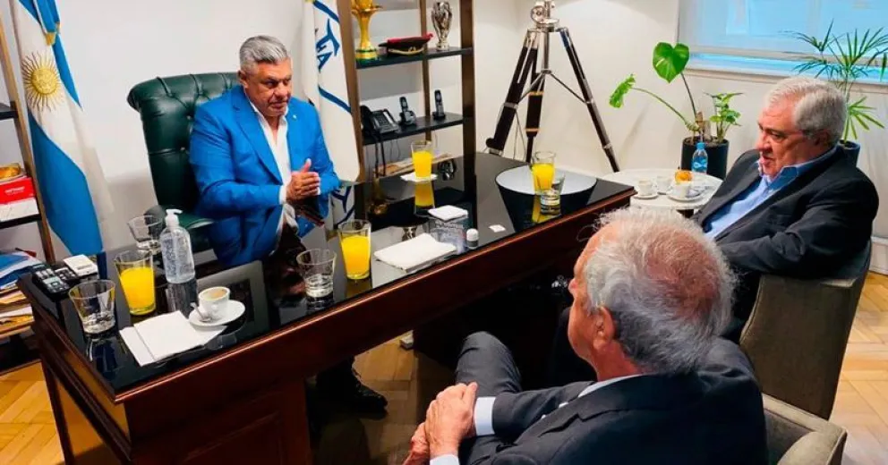 Tapia les contó a los presidentes de River y Boca porqué el fútbol va por una sola señal de TV