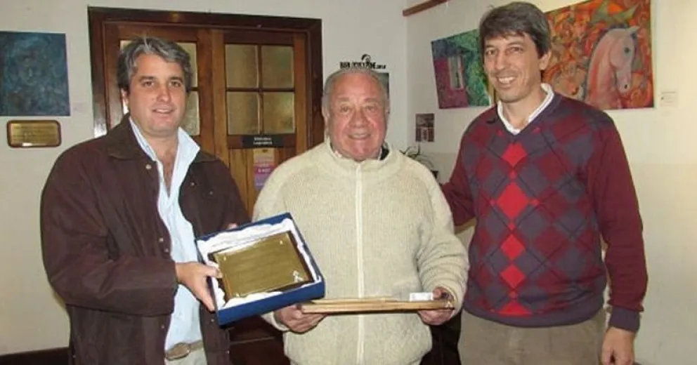 El homenaje de Carlos Calvo a la figura de Arnaldo Velázquez