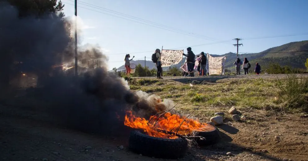 Cortaron la Ruta 40 en protesta por los desalojos