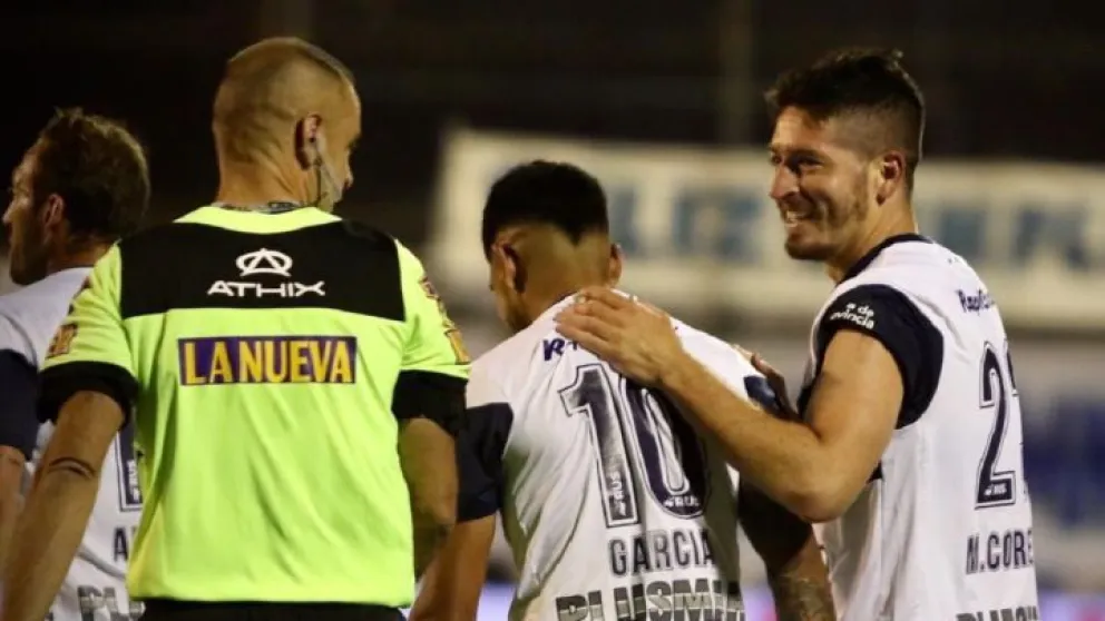 Maradona recibió el mejor regalo de su equipo: goleó 3 a 0 a Patronato