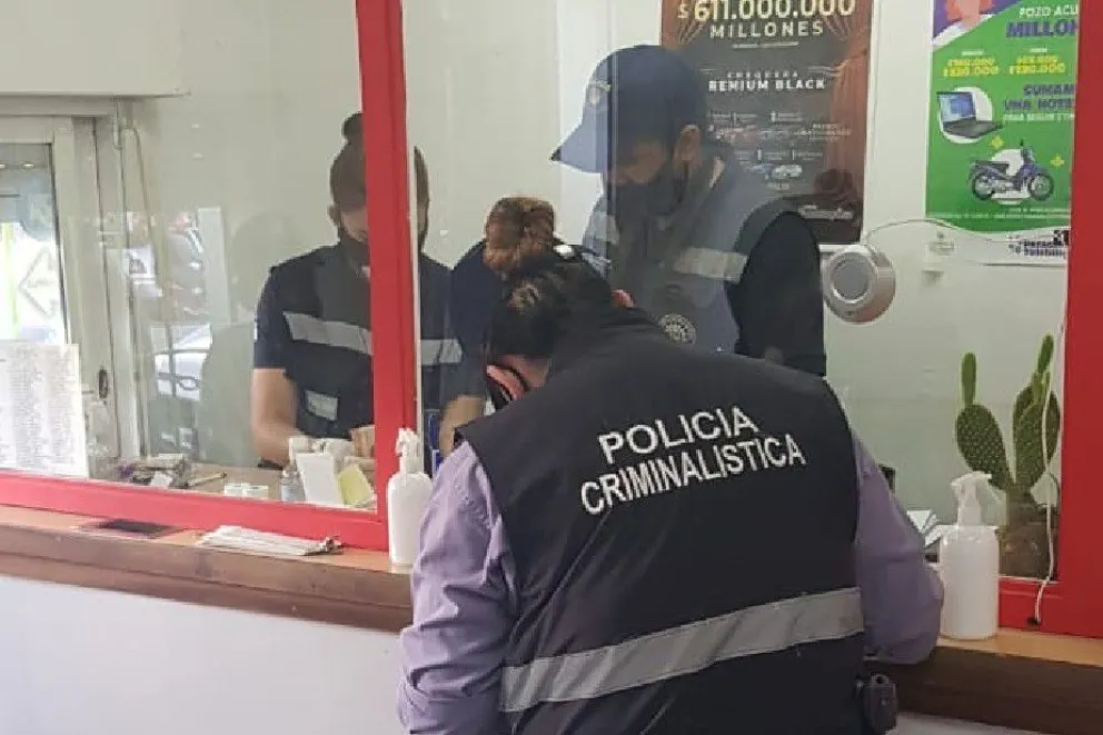 Una subagencia oficial levantaba apuestas de quiniela clandestina