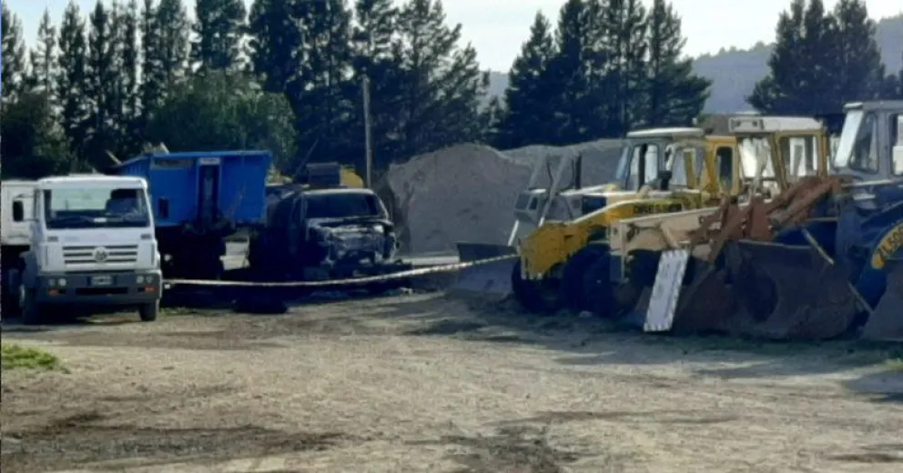 Se incendió un camión en los talleres de Codistel, hubo explosiones
