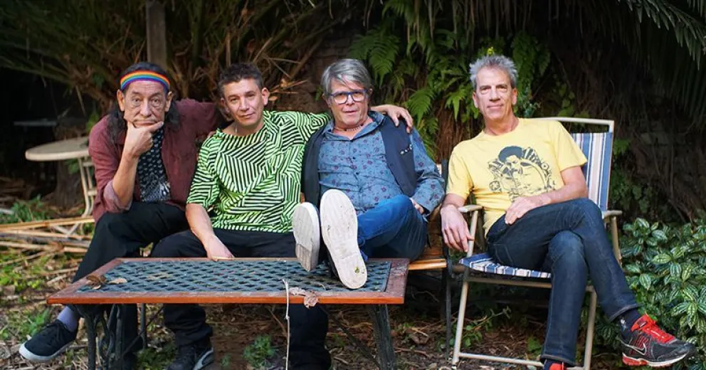 Abuelos de la Nada relanzó “Costumbres argentinas”