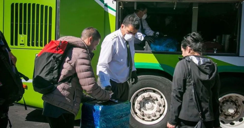 Entre 160 a 200 rionegrinos aún permanecen varados en Chile