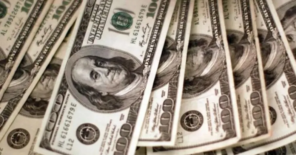 El paralelo volvió a perder terreno y cerró a 165 pesos