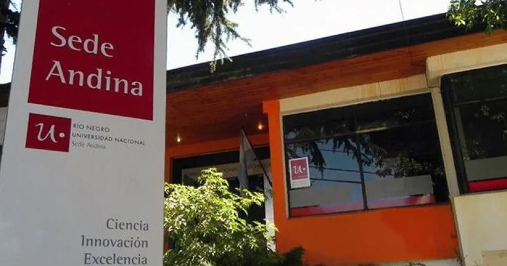 La Universidad de Río Negro entregó títulos en la Zona Andina