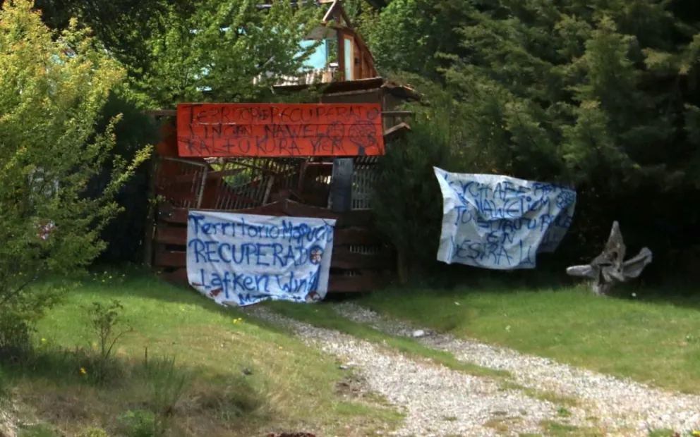 Piden elevar a juicio expediente que investiga usurpación en Mascardi