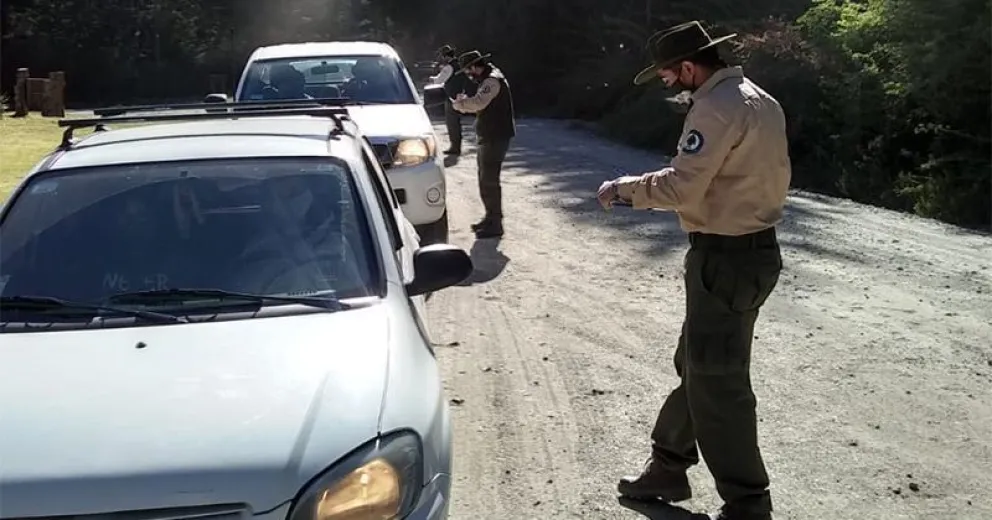Preocupa a las autoridades el comportamiento de residentes y turistas en el Parque Nahuel Huapi