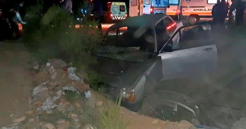 Cayeron por un barranco,  tres se fracturaron y dos se "enojaron"