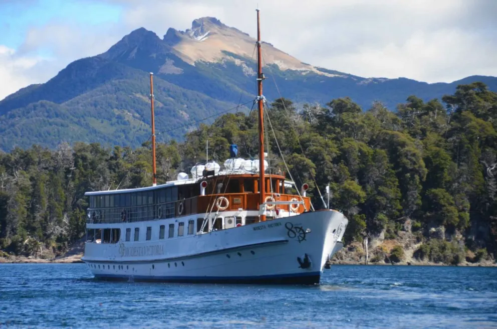 Excursiones lacustres volverían en diciembre, pero con capacidad de traslado limitada al 50%