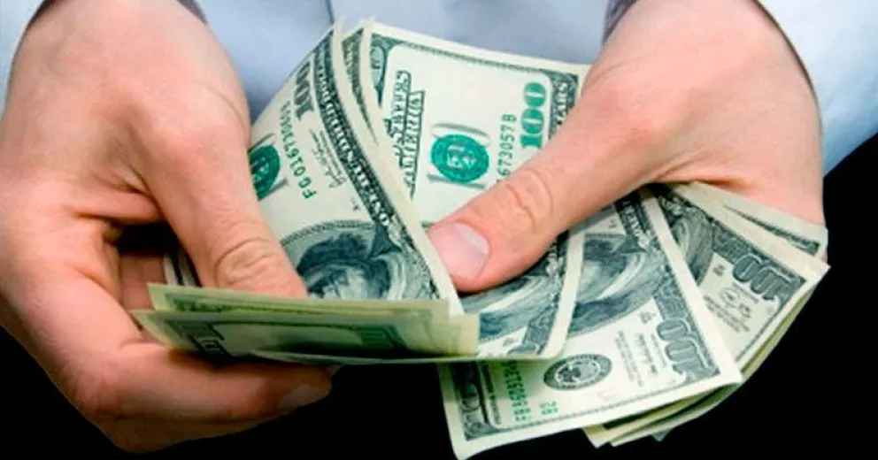 El dólar paralelo siguió cayendo  y los mercados, en ascenso