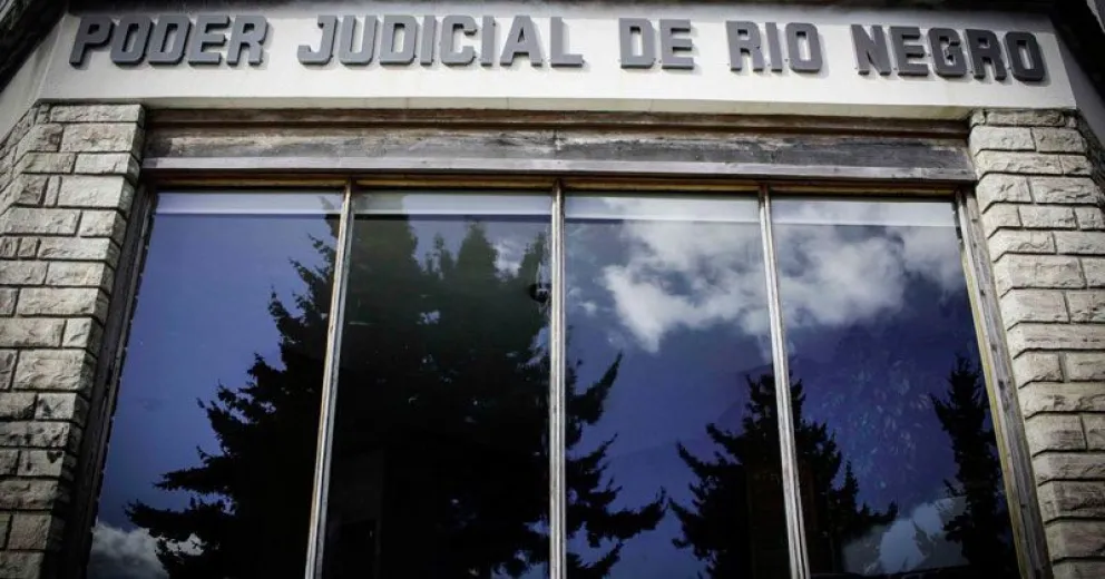 Seis meses de prisión efectiva porque quiso vender por Facebook una cámara robada
