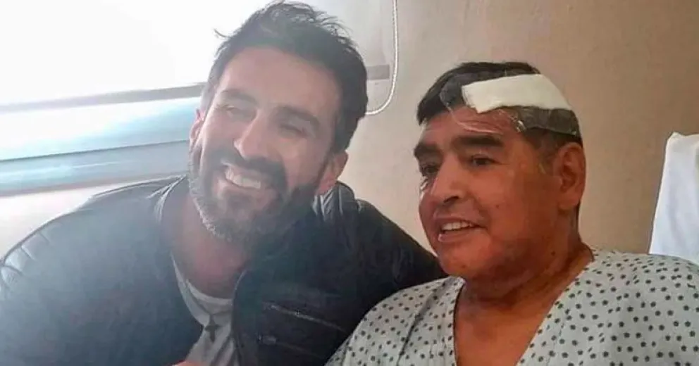 Maradona dejó la clínica rumbo a su nuevo domicilio