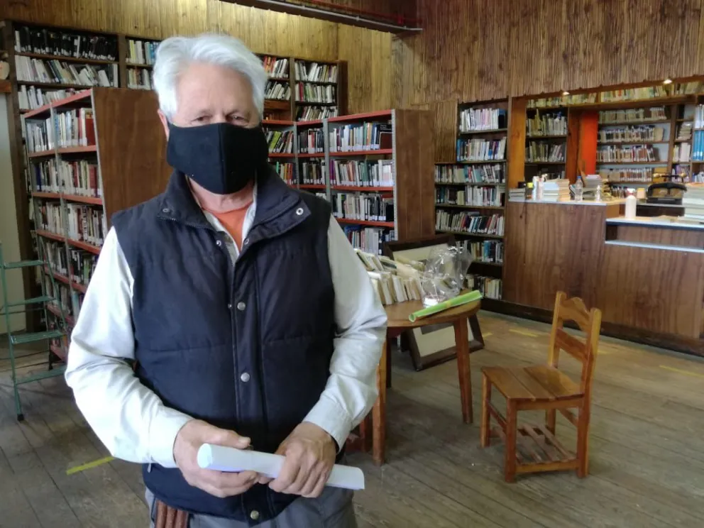 En casa de bibliotecario, cine de acción y aventuras