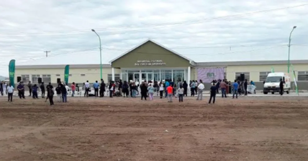 Echaron a una concejal de la ceremonia de inauguración del hospital de Catriel porque tiene coronavirus