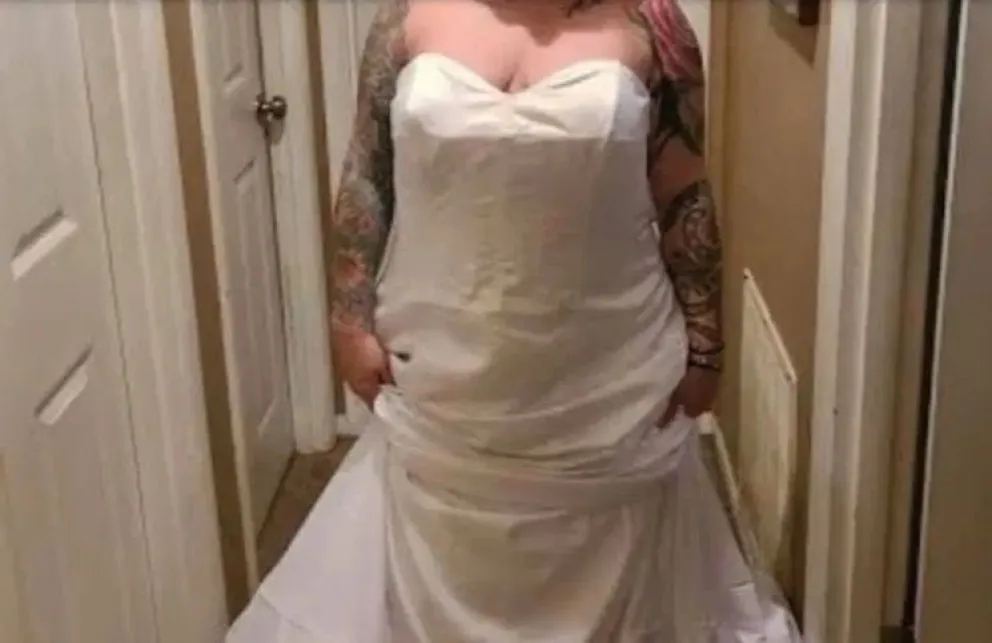 Se quejó porque le mandaron "mal" su vestido de novia: ¡se lo había puesto al revés!