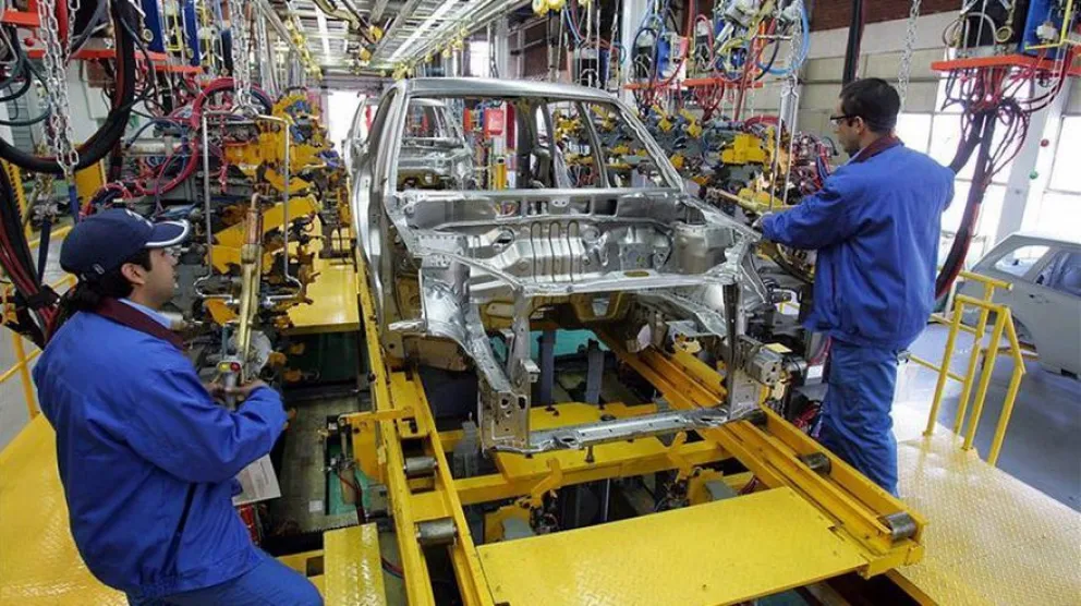 En octubre bajó la fabricación y exportación de automóviles